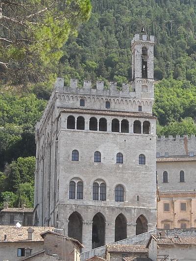 Albergo La Pineta SCHEGGIA - GUBBIO PALAZZO DEI CONSOLI