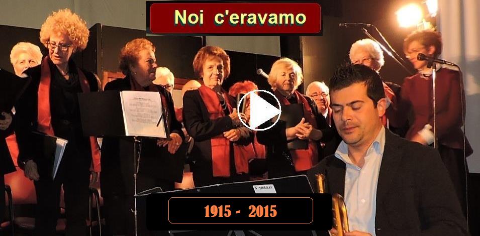 IL CORO SI ESIBISCE A TEATRO NOVEMBRE 2015